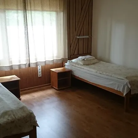Δωμάτια σε οικογενειακή κατοικία Aisa Παρνού